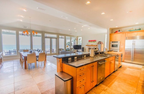 Gulf Pines House | Gulf Front With Private Beach And Infiniti Pool!