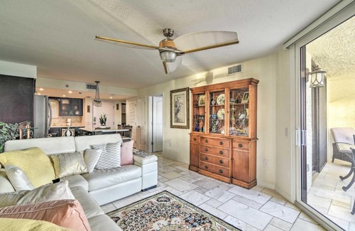 Hudson Apartment | Gulf-View Hudson Condo in Waterfront Resort!