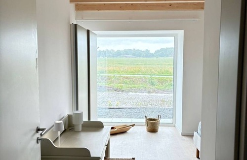 Altfunnixsiel Apartment | Gulfhof Funnixerhörn twee: Historic accommodation with terrace and large garden