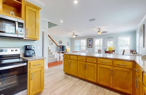 Audubon Place House | Gulfview duplex with loft, full kitchen, and washer and dryer.