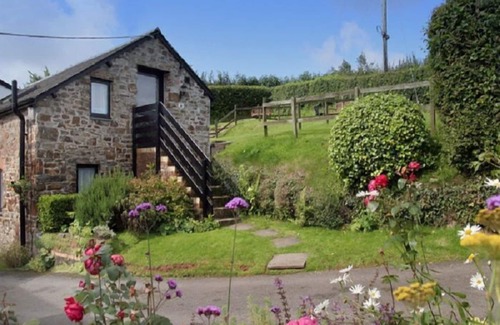 Littleham Cottage | Gull Cottage - Countryside cottage with a pool