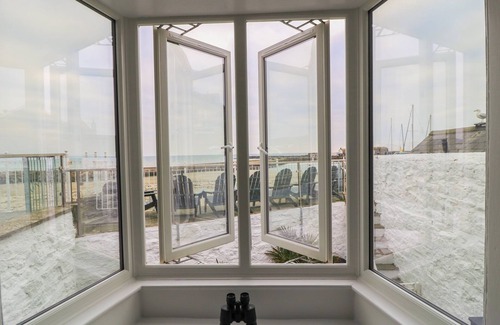 Lyme Regis Cottage | GULL COTTAGE, family friendly, luxury holiday cottage in Lyme Regis