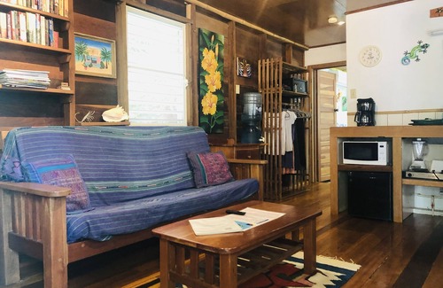 Caye Caulker Cabin | Gumbo Limbo - Go Slow Cabana, Steps from the Ocean, Free Bikes, Free WiFi