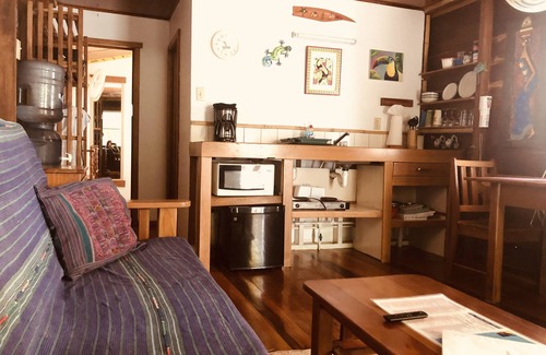 Caye Caulker Cabin | Gumbo Limbo - Go Slow Cabana, Steps from the Ocean, Free Bikes, Free WiFi