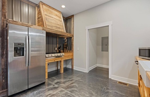 Dickson County Apartment | Gun Valley Ranch - Hot Tub