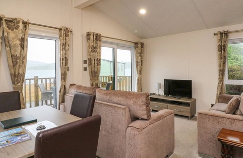Slate Islands Cabin | GUNNERA LODGE, pet friendly, country holiday cottage in Oban