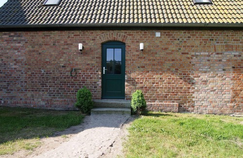 Gingst Apartment | Gut Rattelvitz Galerie E, hochwertig, Sauna, Kamin, eTankstelle, Spielscheune, 15.000qm Park Land
