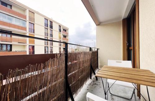 Franconville Apartment | Guyon - Cosy proche gare Parking facile - Balcon #SirDest