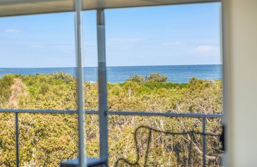 Woolgoolga House | Gwandalan Grounds - Stunning oceanfront property with a pool