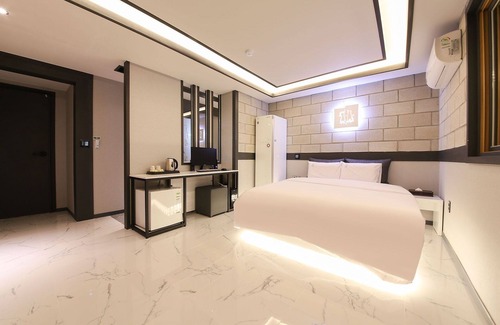 Chunghung Hotel | Gwangju Sinan Yeogiseo Jaja
