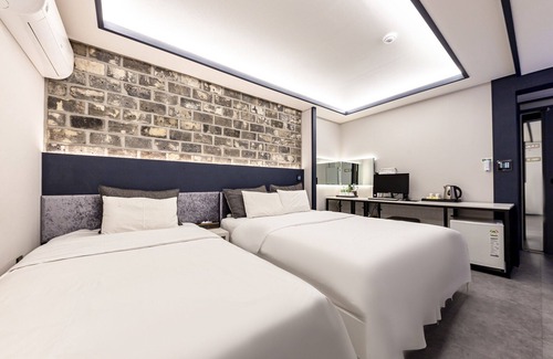 Chunghung Hotel | Gwangju Sinan Yeogiseo Jaja