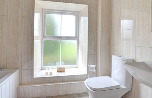 Llandysul House | Gwynnant House in the beautiful Llandysul