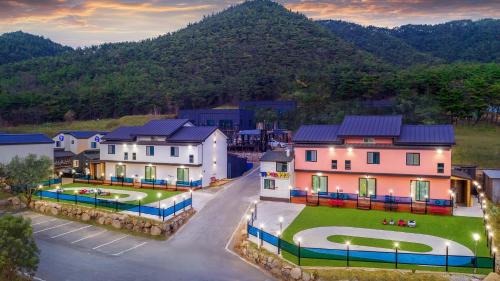 Gyeongju Villa | Gyeongju Byeolkids Poolvilla