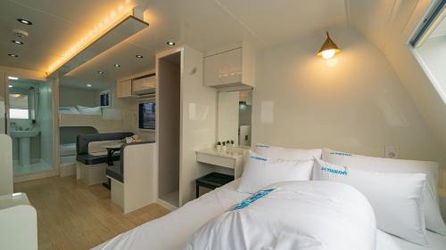 Gyeongju House | Gyeongju Viewdel Caravan Pension