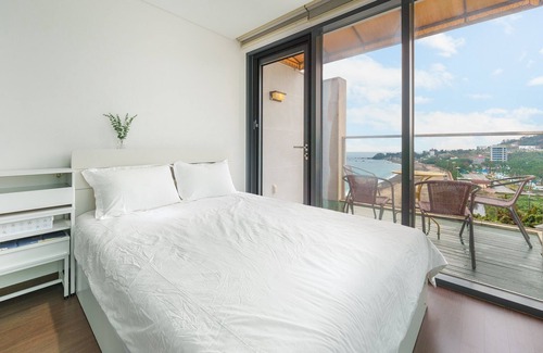 Gyeongju House | Gyeongju Wave Dokchae Poolvilla Pension