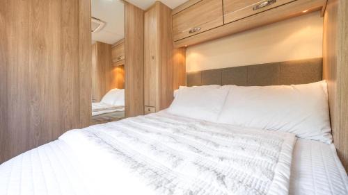 Gyeongju House | gyeongju yongcheonsu caravan