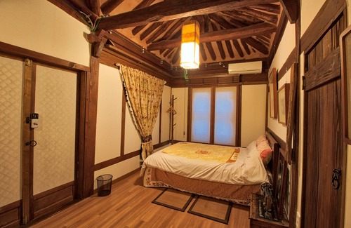 Jeonju House | Gyodong-Salrae