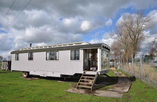 Waterland Bed & Breakfast | Gypsy Waggon - A villa on wheels