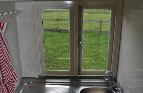 Waterland Bed & Breakfast | Gypsy Waggon - A villa on wheels