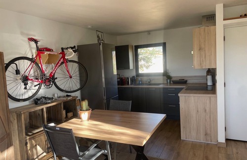 Bedoin House | Hébergement Insolite, vue sur le Ventoux, Idéalement Placée au km 2 Route D974
