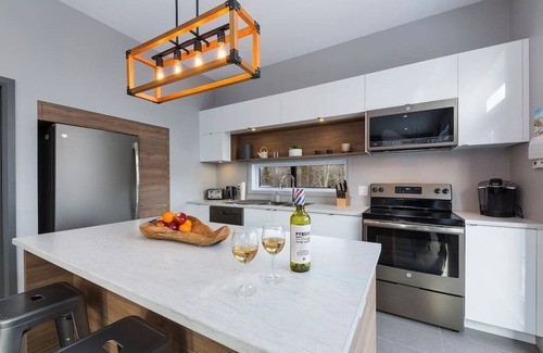 Saint-Joseph-de-la-Rive Ski Chalet | Hôtel à la maison - Le Refuge Nordique, vue et spa