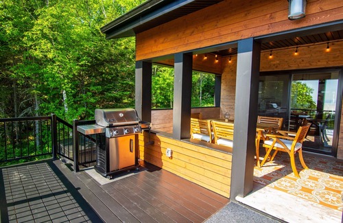 Saint-Joseph-de-la-Rive Ski Chalet | Hôtel à la maison - Panorama, spa et fleuve