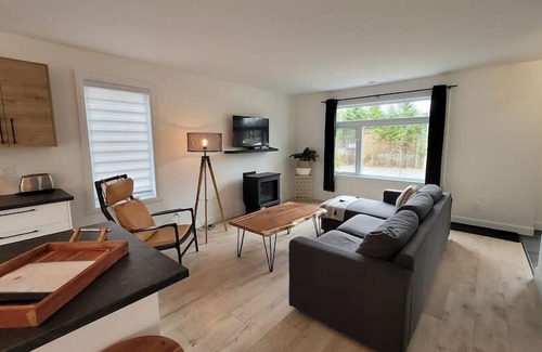 Pont-Rouge House | Hôtel à la maison - La Halte