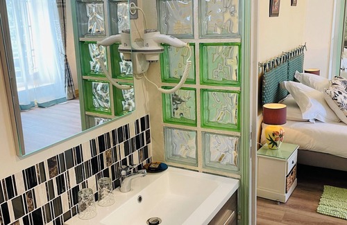 Aiguillon Hotel | Hôtel & Events du Château Lacaze