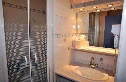 Lons-le-Saunier Hotel | Hôtel Gambetta