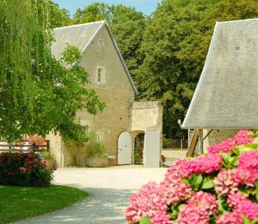 Crepon Hotel | Hôtel Le Manoir De Mathan Crépon à la campagne 5 mn d'Arromanches et 10 mn de Bayeux