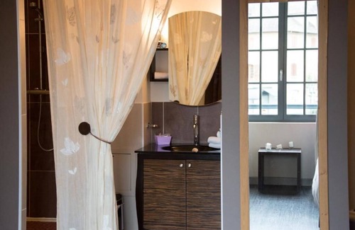 Beaulieu-sur-Dordogne Hotel | Hôtel Le Turenne