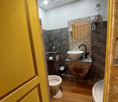 Bucharest City-Centre Hotel | H Hotel Virtual Reception