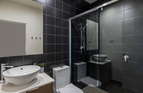 Bulimba Apartment | H6B - Round About Bulimba