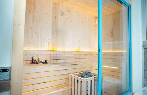 Bai Chay Villa | Ha Long 6BRS Beach Villa With Pool, Jacuzzi and Sauna