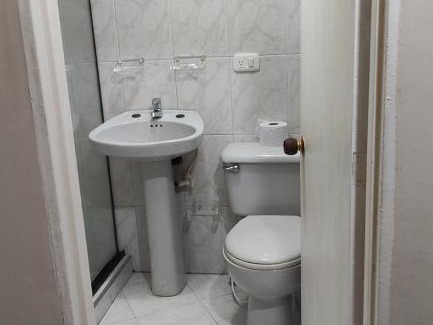 Medellin House | Hab. Cama doble y baño privado #3