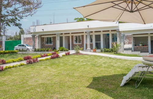 Jiutepec Bed & Breakfast | Hab. Priv | Restaurante + Servicios terapéuticos