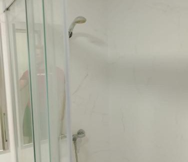 Camino de Ronda House | Habitación amplia y luminosa