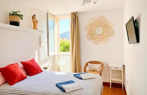 Cadaques House | Habitación céntrica con Aire Acondicionado Baño privado Nevera