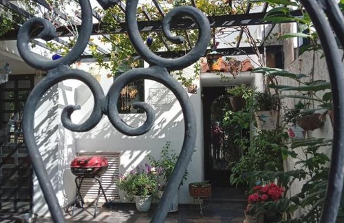 Leon House | Habitación cómoda, en privada con seguridad y parque para caminatas.