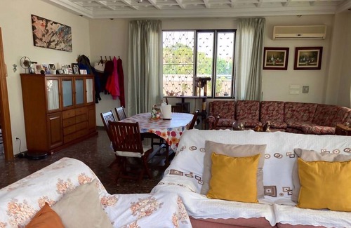 Picasent Bed & Breakfast | Habitación Privada en chalet con Piscina y Jacuzzi en Picassent