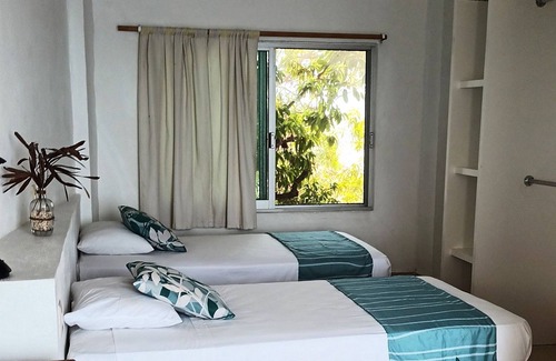 Las Playas Hotel | Habitaciones Coral in Acapulco