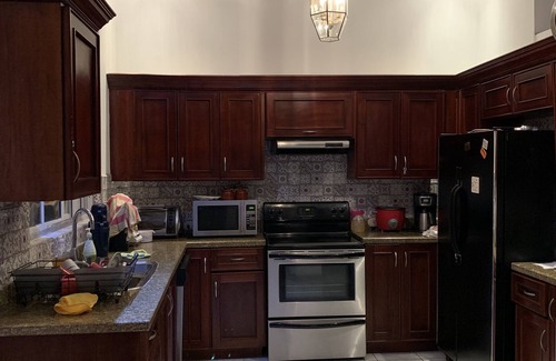 San Jose House | Habitaciones en Casa con Baño Compartido