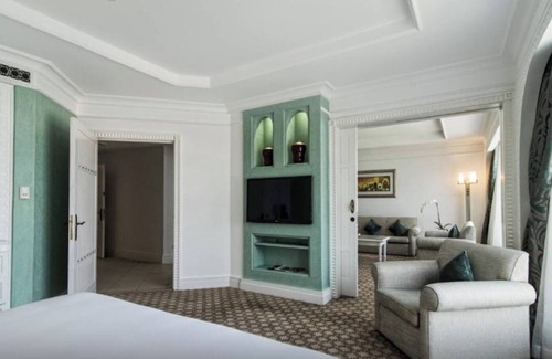 Sheikh Zayed Road Resort | Habtoor Grand Resort Junior Suite Plus with Sea View