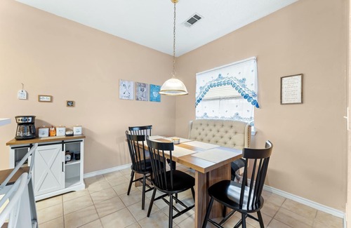Frisco House | Hackberry Hideaway emerges as a special retreat where tanquility meets vibrancy.
