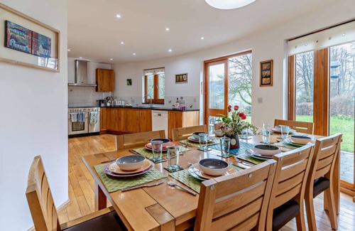 Llandovery House | Hafan Myrddin - Four Bedroom House, Sleeps 8