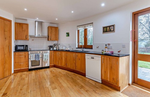 Llandovery House | Hafan Myrddin - Four Bedroom House, Sleeps 8