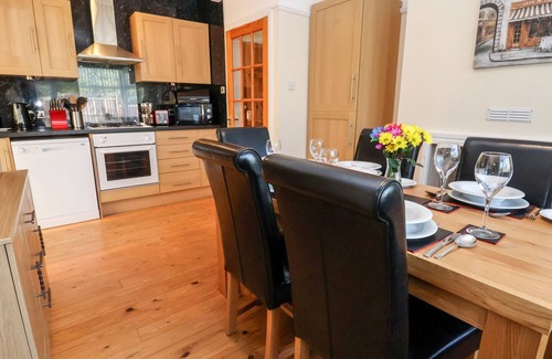 Rhos on Sea Cottage | HAFFANNEDD, family friendly, character holiday cottage in Rhos-On-Sea