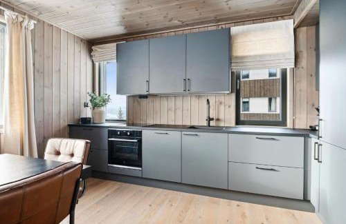 yer Apartment | Hafjell Front 8pers, Ski in/out. Downhill Bike