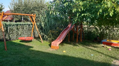 Balatonoszod Apartment | Hajnalka Vendégház