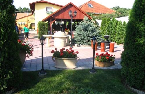 Vecses House | Halász Airport Panzio